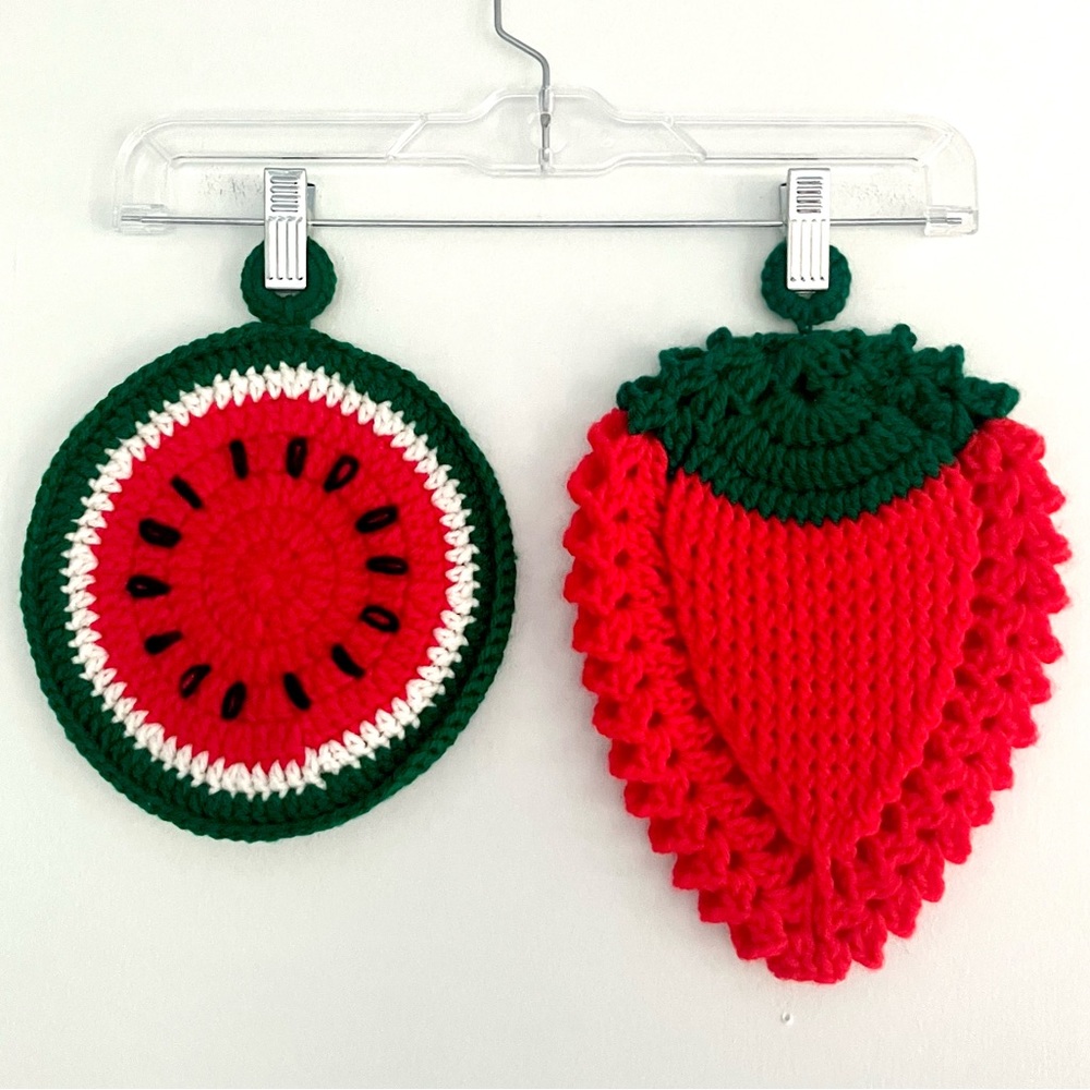 Vintage 70’s hand made crochet strawberry & watermelon pot holders set of 2